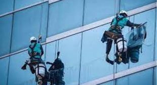 Why Hiring Professionals Of Window Cleaning Company London Are Better Than Self Cleaning